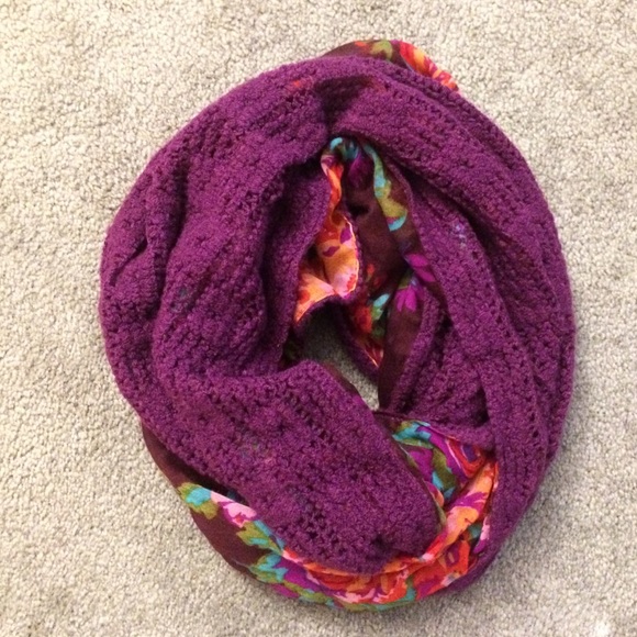 Target reversible scarf - Picture 3 of 5